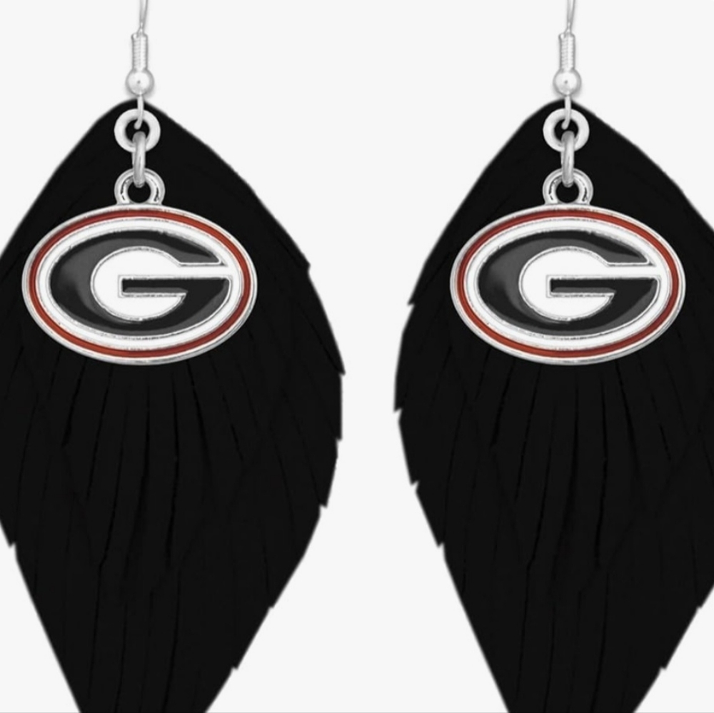Black Faux Feather GA Bulldogs Earrings! New!